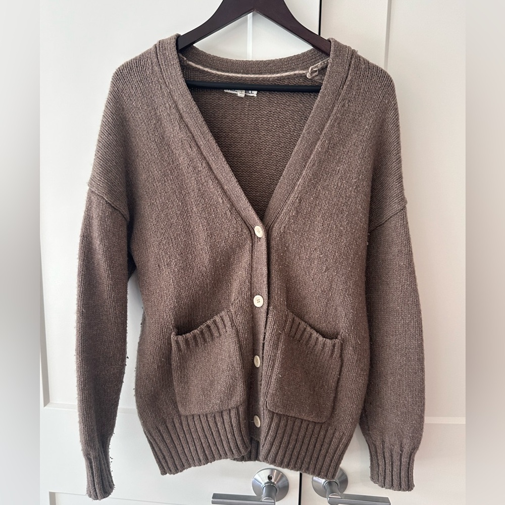 Alex Mill
Emma V-Neck Lambswool
Blend Cardigan